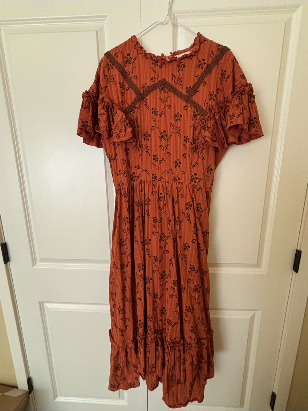 Ivy City Co Shae Dress in Burnt Orange - Picture 2 of 3